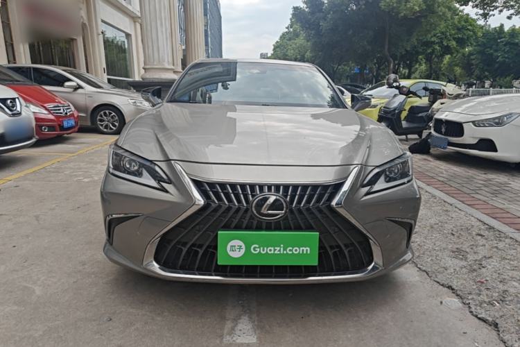 Used Lexus ES 2020 200 Excellence Edition Front