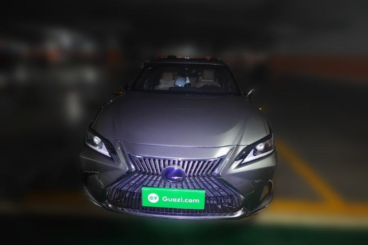 Used Lexus ES 2020 300h Premier Edition Front