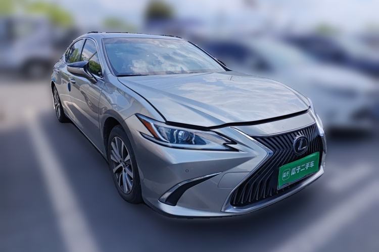 Used Lexus ES 2020 200 Excellence Edition Front Right 45 Deg