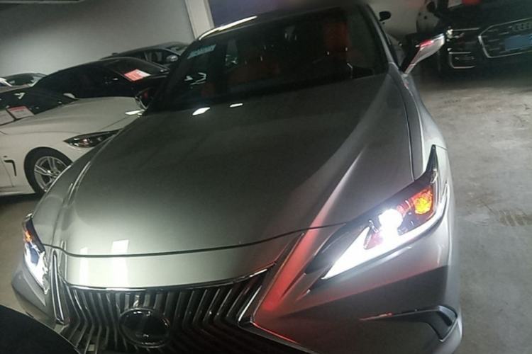 Used Lexus ES 2020 200 Luxury Edition Front