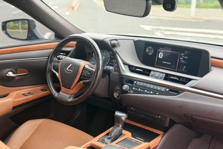 Used Lexus ES 2020 200 Excellence Edition Gear Lever
