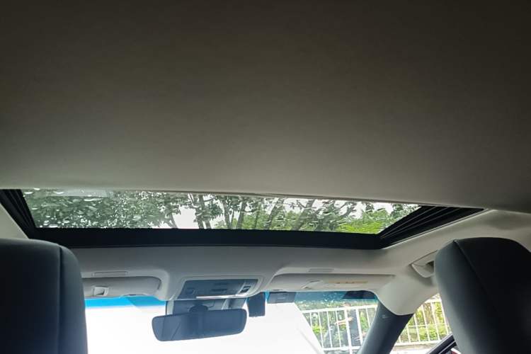 Used Lexus ES 2020 300h Premier Edition Headliner
