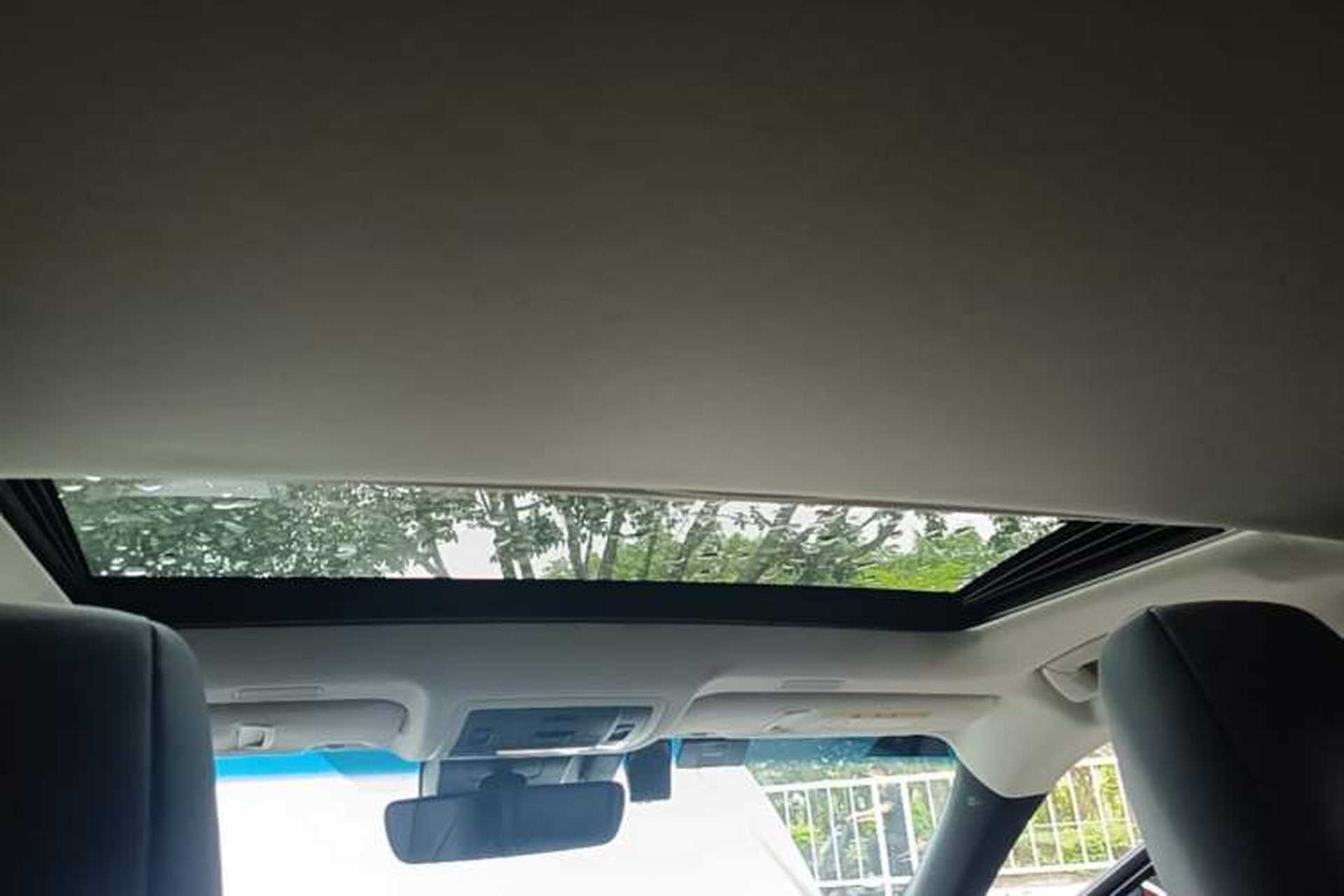 Used Lexus ES 2020 300h Premier Edition Headliner
