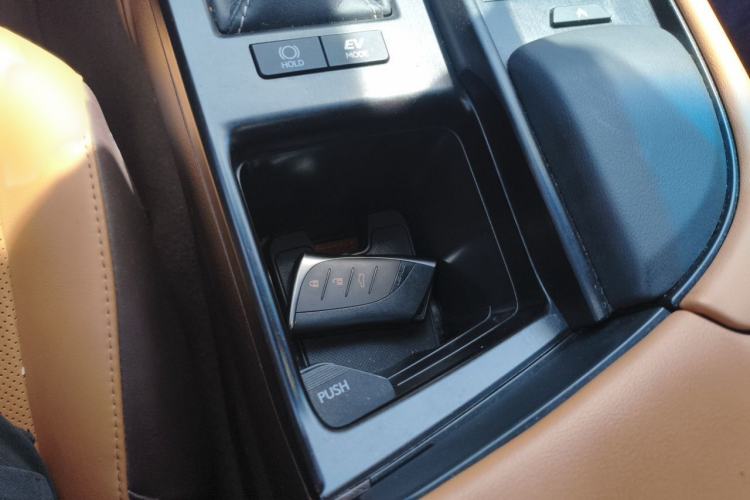 Used Lexus ES 2020 300h Deluxe Edition Interior 1