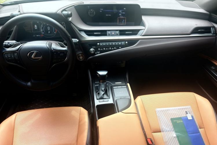 Used Lexus ES 2020 200 Excellence Edition Interior 1