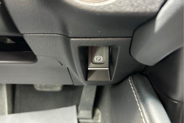 Used Lexus ES 2020 300h Deluxe Edition Interior 10