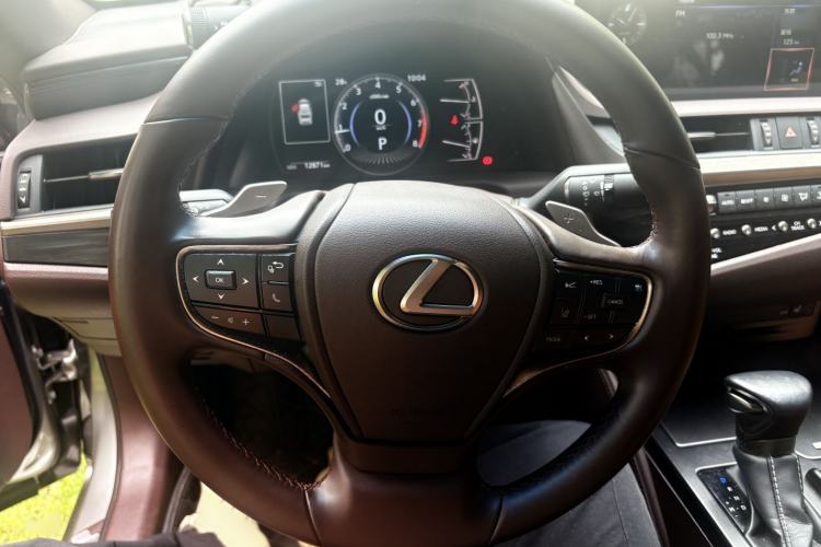 Used Lexus ES 2020 200 Excellence Edition Interior 2