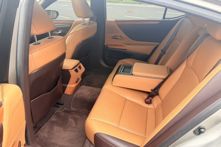Used Lexus ES 2020 200 Excellence Edition Interior 3