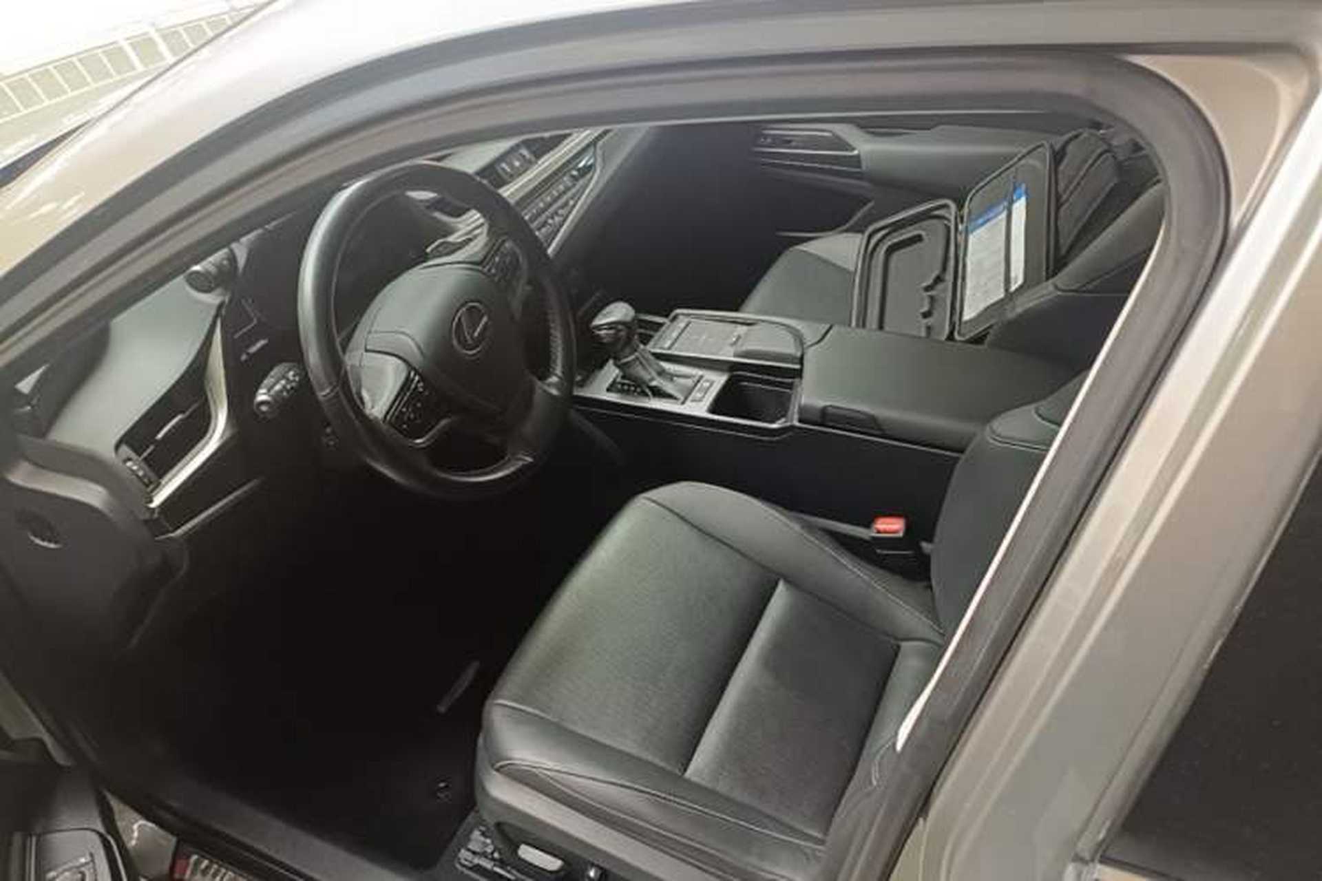 Used Lexus ES 2020 300h Premier Edition Left Front Seat