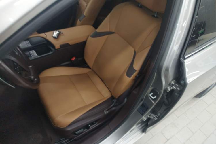 Used Lexus ES 2020 260 Excellence Edition Left Front Seat