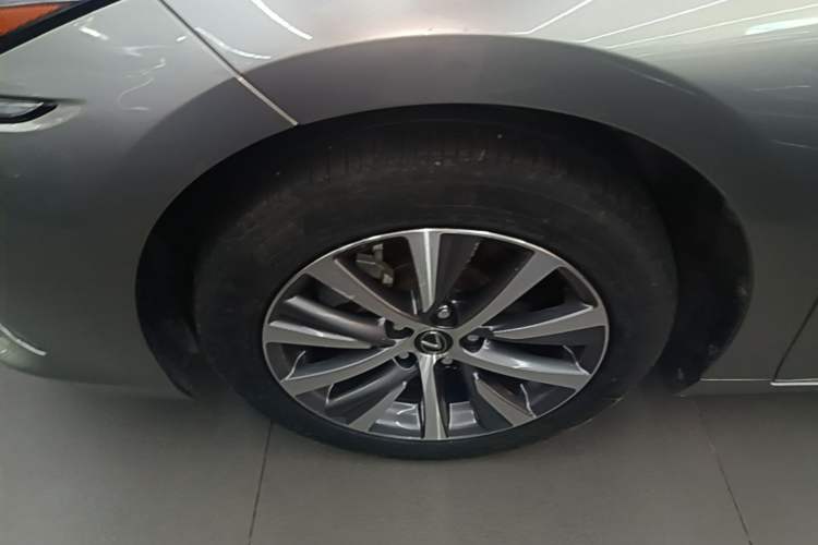 Used Lexus ES 2020 200 Excellence Edition Left Front Wheel Hub
