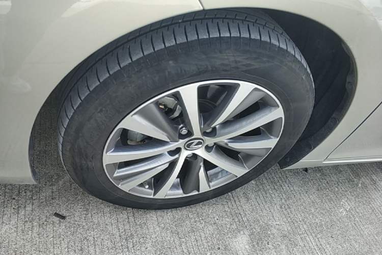 Used Lexus ES 2020 200 Excellence Edition Left Front Wheel Hub