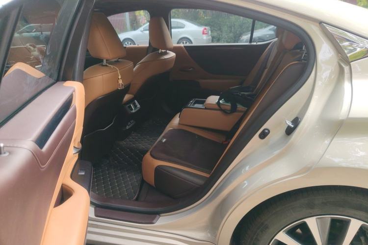 Used Lexus ES 2020 200 Excellence Edition Left Rear Seat