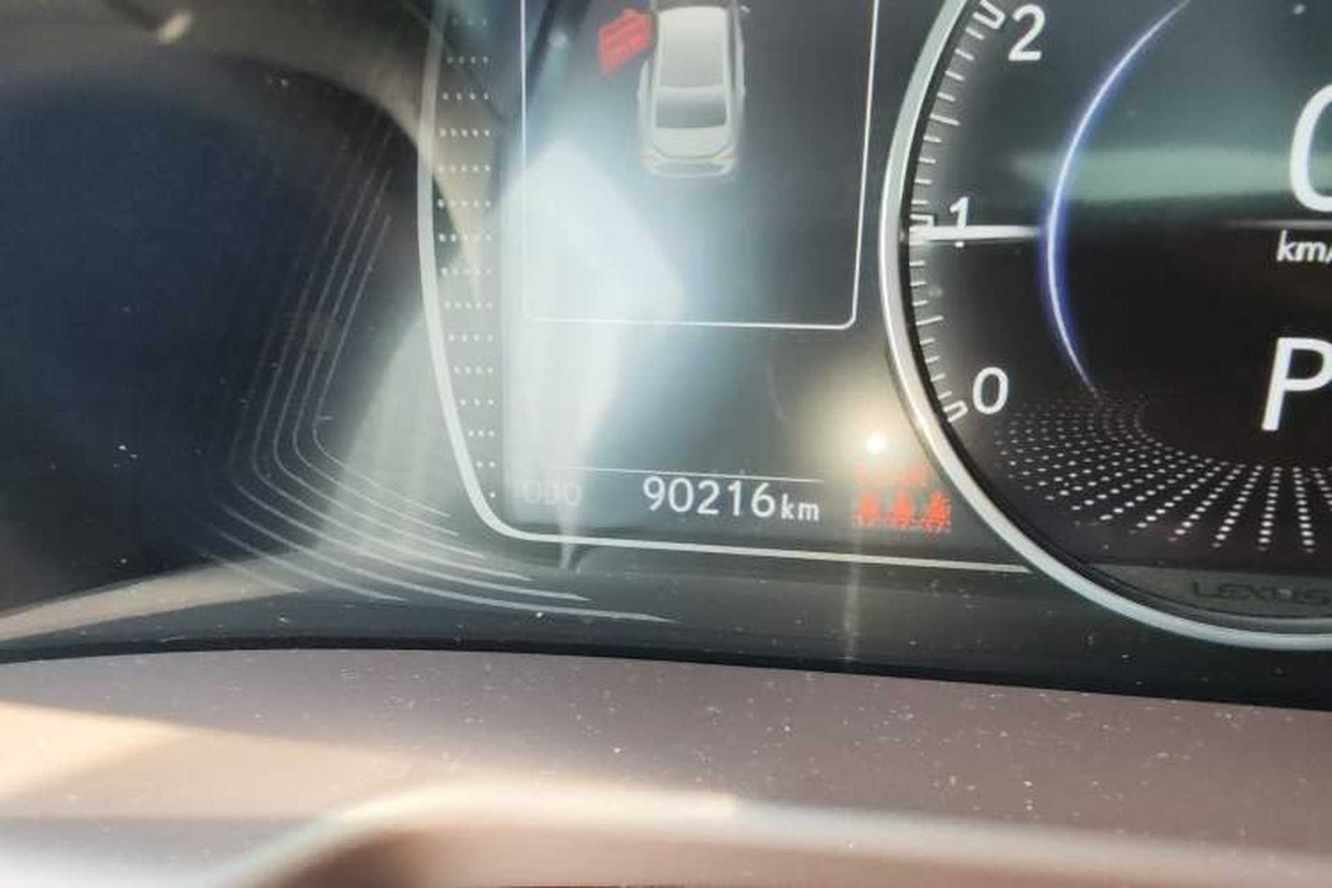 Used Lexus ES 2020 200 Luxury Edition Odometer Close Up
