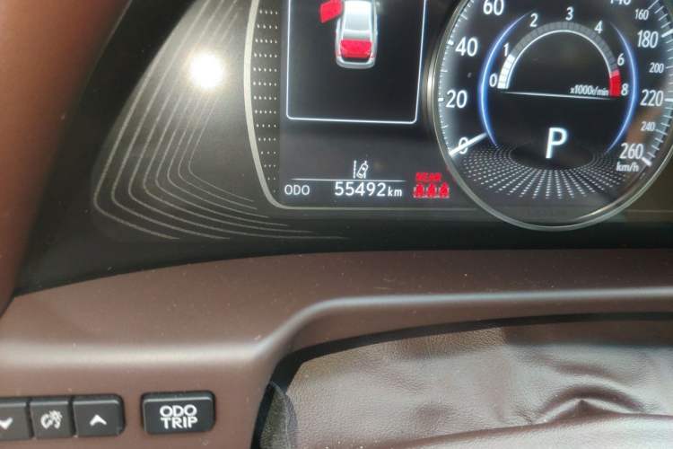 Used Lexus ES 2020 200 Excellence Edition Odometer Close Up