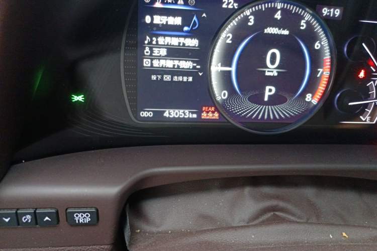 Used Lexus ES 2020 200 Excellence Edition Odometer Close Up