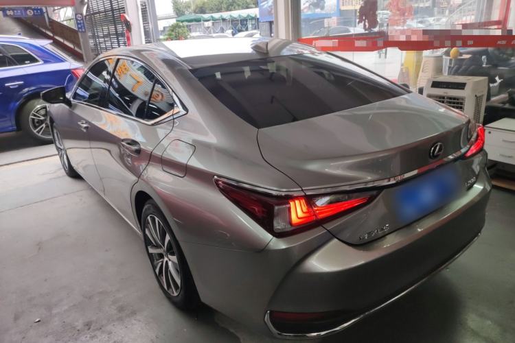 Used Lexus ES 2020 200 Excellence Edition Rear Left 45 Deg