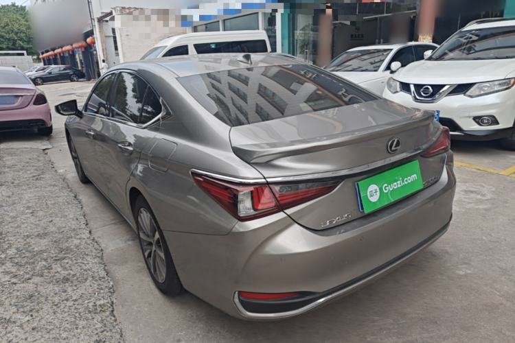 Used Lexus ES 2020 200 Excellence Edition Rear Left 45 Deg