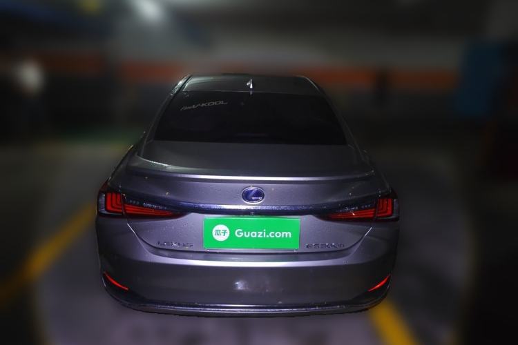 Used Lexus ES 2020 300h Premier Edition Rear