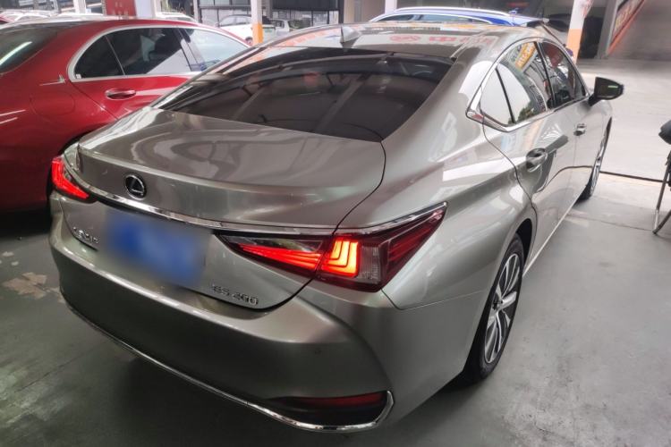 Used Lexus ES 2020 200 Excellence Edition Rear Right 45 Deg