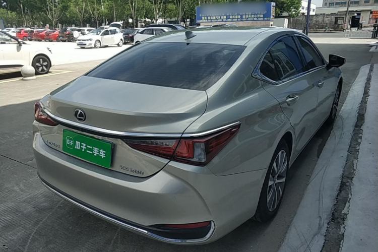 Used Lexus ES 2020 200 Excellence Edition Rear Right 45 Deg