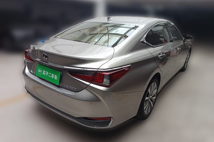 Used Lexus ES 2020 200 Excellence Edition Rear Right 45 Deg