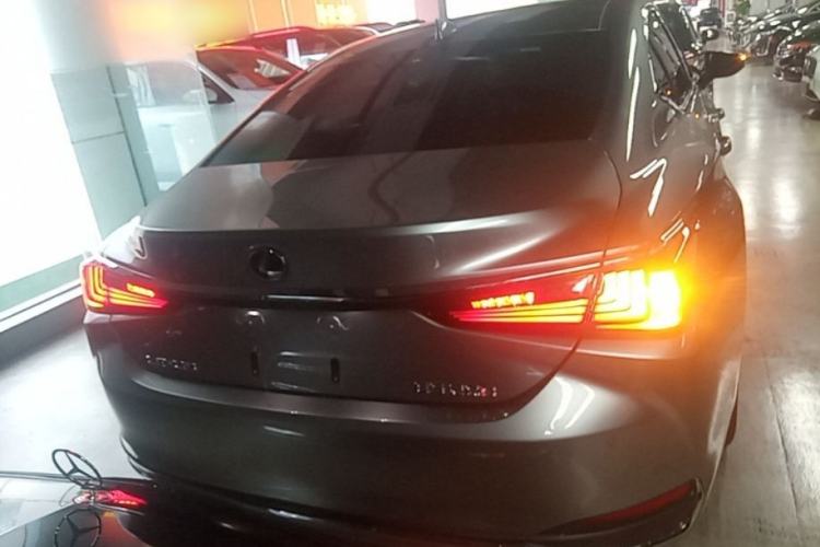 Used Lexus ES 2020 200 Luxury Edition Rear
