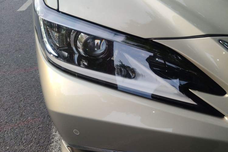 Used Lexus ES 2020 200 Excellence Edition Right Front Headlight