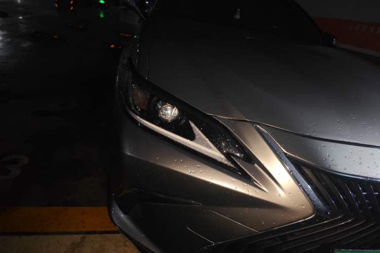 Used Lexus ES 2020 300h Premier Edition Right Front Headlight