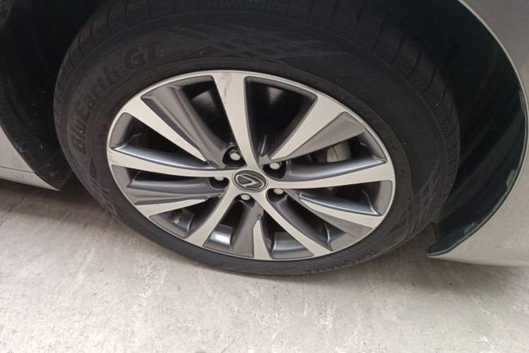 Used Lexus ES 2020 200 Excellence Edition Right Front Wheel Hub