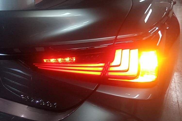 Used Lexus ES 2020 200 Luxury Edition Right Rear Taillight