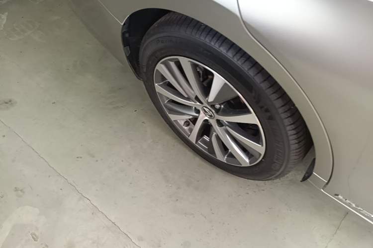 Used Lexus ES 2020 300h Premier Edition Right Rear Wheel Hub
