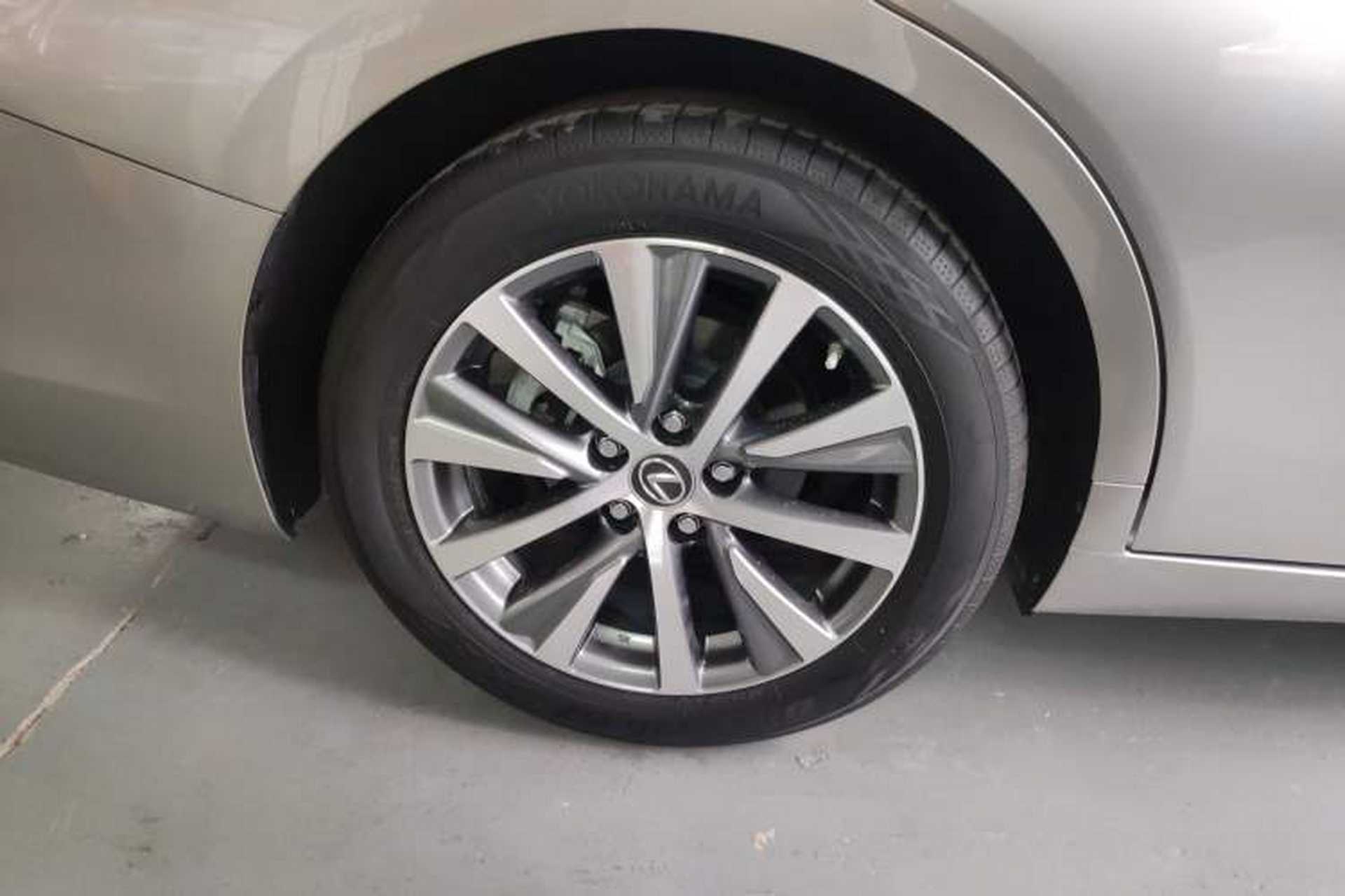 Used Lexus ES 2020 200 Excellence Edition Right Rear Wheel Hub