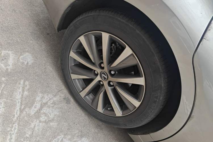 Used Lexus ES 2020 200 Excellence Edition Right Rear Wheel Hub