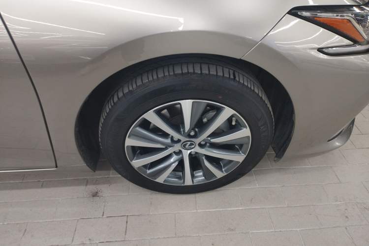 Used Lexus ES 2020 260 Excellence Edition Right Rear Wheel Hub