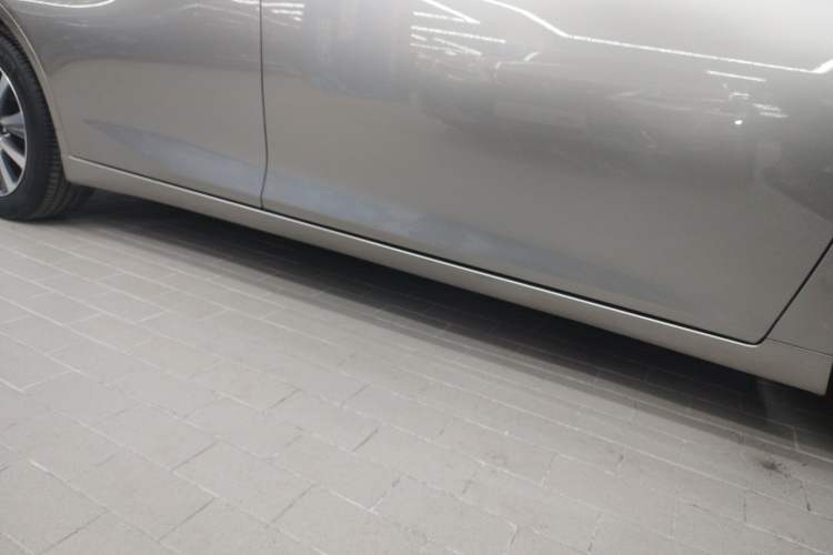 Used Lexus ES 2020 260 Excellence Edition Right Side Sill