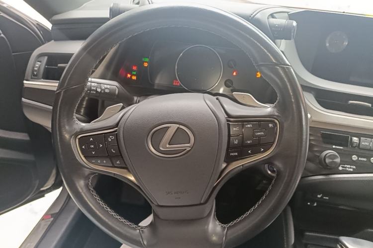 Used Lexus ES 2020 300h Premier Edition Steering Wheel