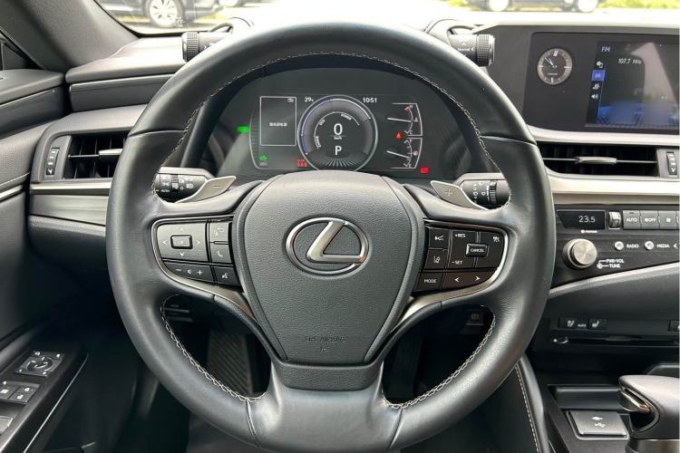 Used Lexus ES 2020 300h Deluxe Edition Steering Wheel