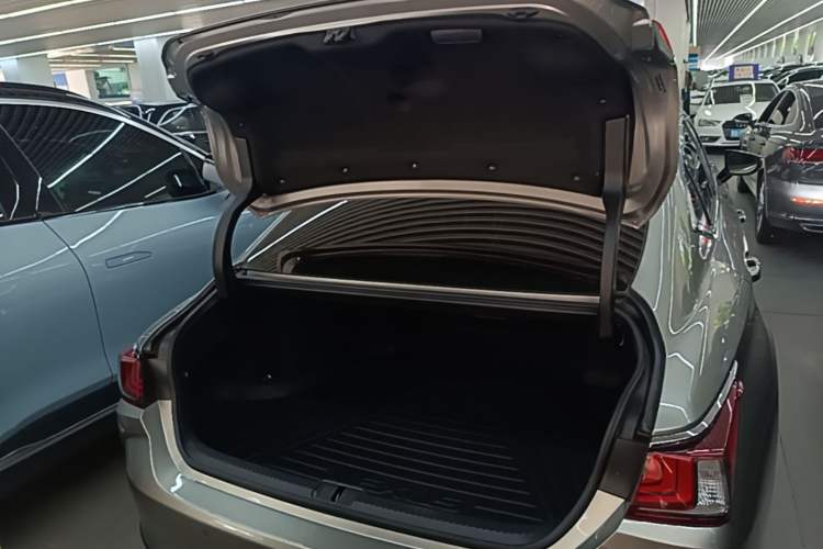 Used Lexus ES 2020 200 Excellence Edition Trunk