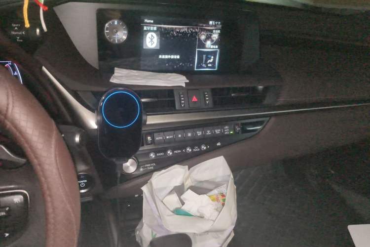 Used Lexus ES 2020 300h Premier Edition Audio And AC Panel