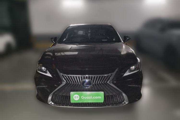 Used Lexus ES 2020 300h Premier Edition Front