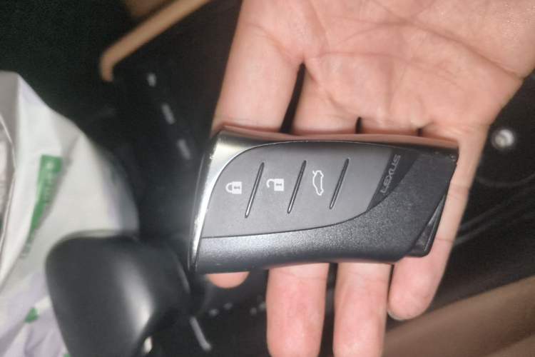 Used Lexus ES 2020 300h Premier Edition Vehicle Key