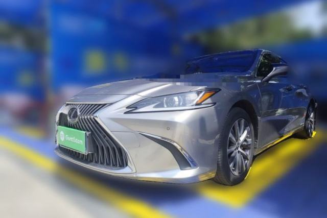 Used Lexus ES 2020 300h Premier Edition