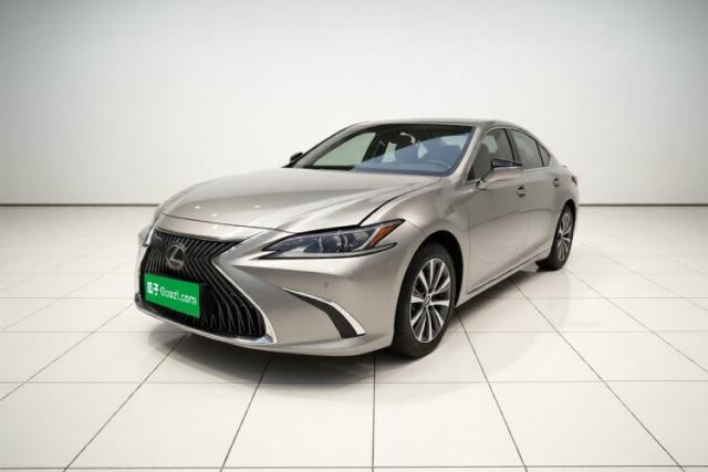 Ojetý Lexus ES 2020 200 Excellence Edition