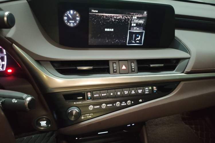 Used Lexus ES 2020 200 Excellence Edition Audio And AC Panel