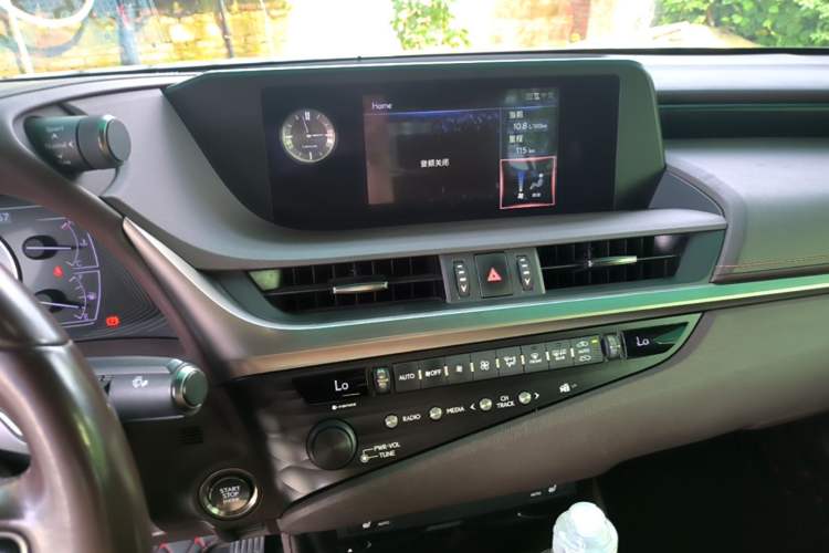 Used Lexus ES 2020 260 Excellence Edition Audio And AC Panel