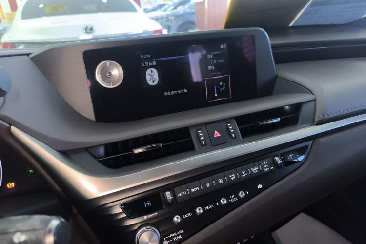 Used Lexus ES 2020 200 Luxury Edition Audio And AC Panel