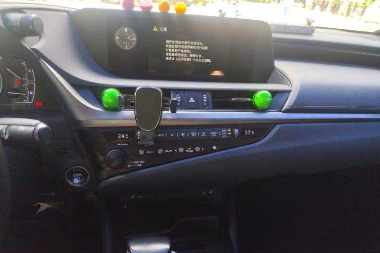 Used Lexus ES 2020 300h Premier Edition Audio And AC Panel