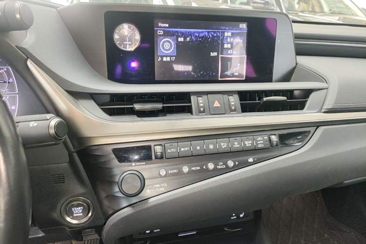 Used Lexus ES 2020 200 Excellence Edition Audio And AC Panel
