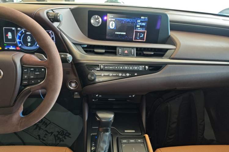 Used Lexus ES 2020 200 Excellence Edition Audio And AC Panel